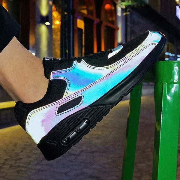 Ανδρικά αθλητικά παπούτσια με ολογραφικό αποτέλεσμα