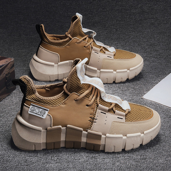 Moodsad kõrge tallaga meeste tossud