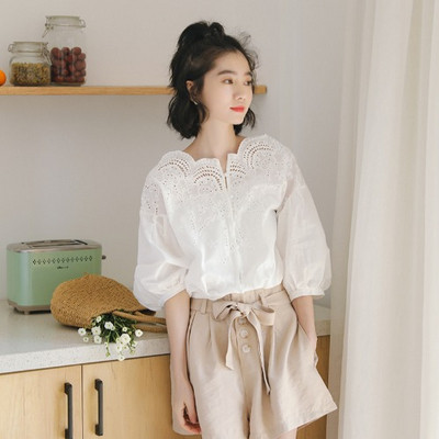 Κομψό γυναικείο πουκάμισο με κεντήματα και φαρδιά μανίκια