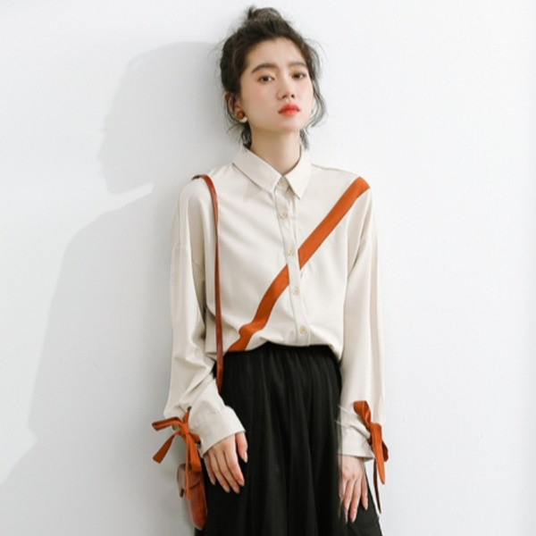 Moderna ženska košulja s vezicama i klasičnim ovratnikom