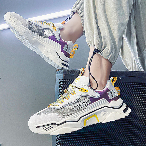 Modern férfi tornacipő eko bőrből, magas talppal