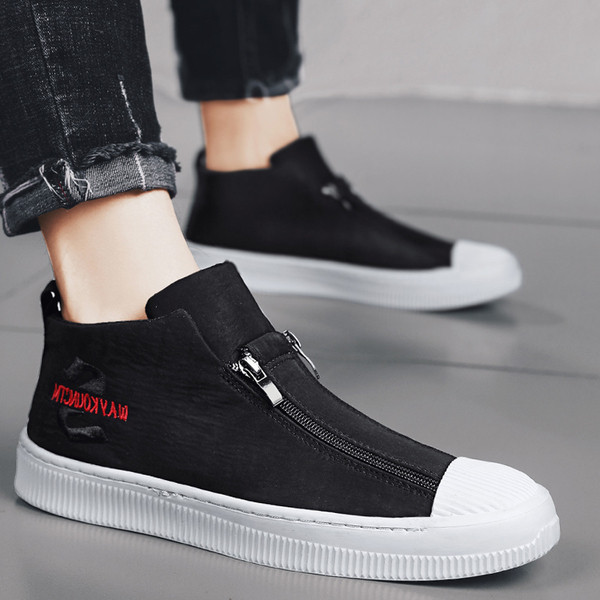 Uus mudel tõmblukuga tekstiilist meeste tossud