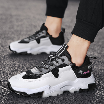 Férfi sportcipő hálóval és fűzővel