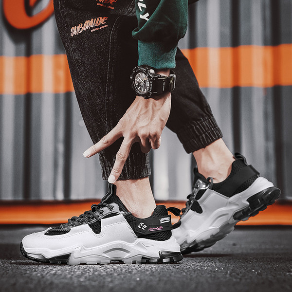 Férfi sportcipő hálóval és fűzővel