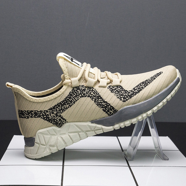 Meeste hingavad tekstiilist tossud - tasase tallaga