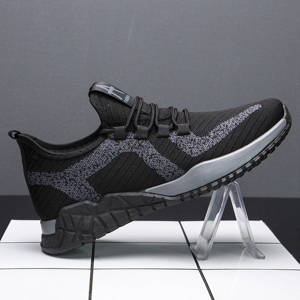 Meeste hingavad tekstiilist tossud - tasase tallaga