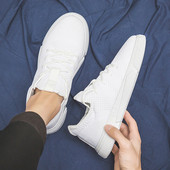 Alkalmi férfi tornacipő légáteresztő anyagból - letisztult modell