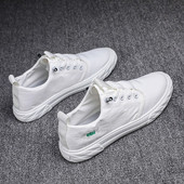 ÚJ modell férfi tornacipő hímzéssel és nyakkendővel