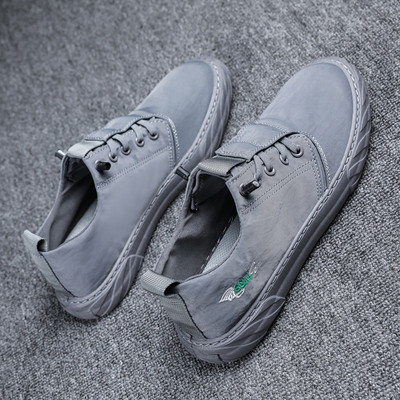 ÚJ modell férfi tornacipő hímzéssel és nyakkendővel