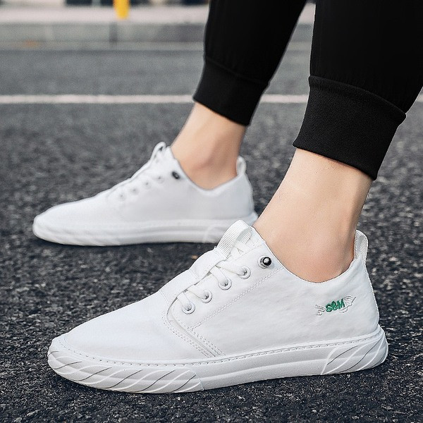 ÚJ modell férfi tornacipő hímzéssel és nyakkendővel