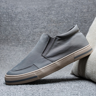 Meeste vabaaja tossud - lameda tallaga