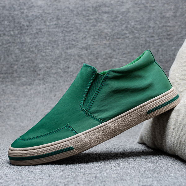 Meeste vabaaja tossud - lameda tallaga