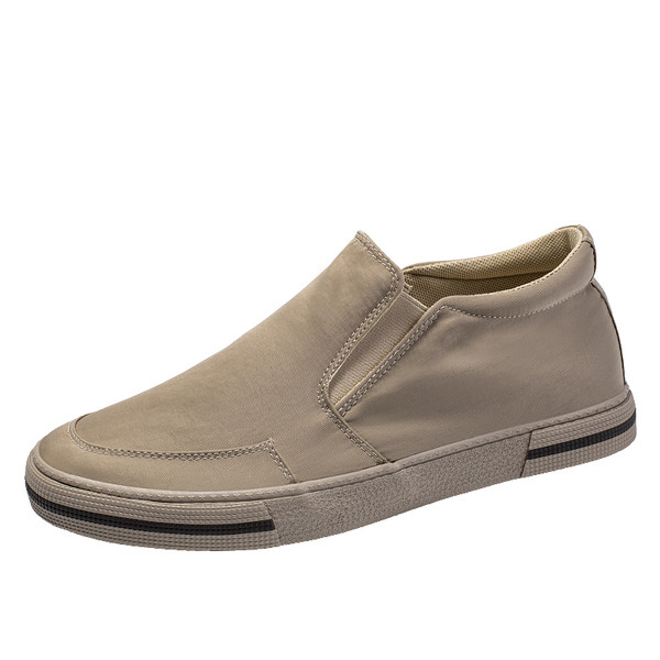 Meeste vabaaja tossud - lameda tallaga