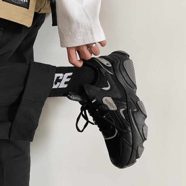 Kareda tallaga vabaaja tossud meestele