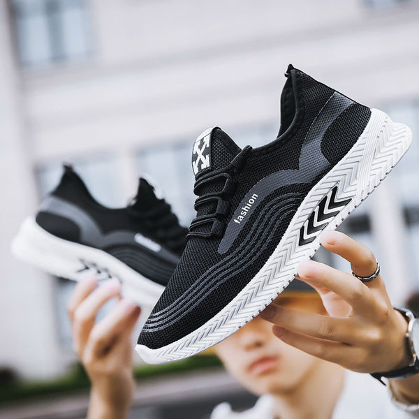 Férfi sportcipő textilből, fűzővel, lapos talppal