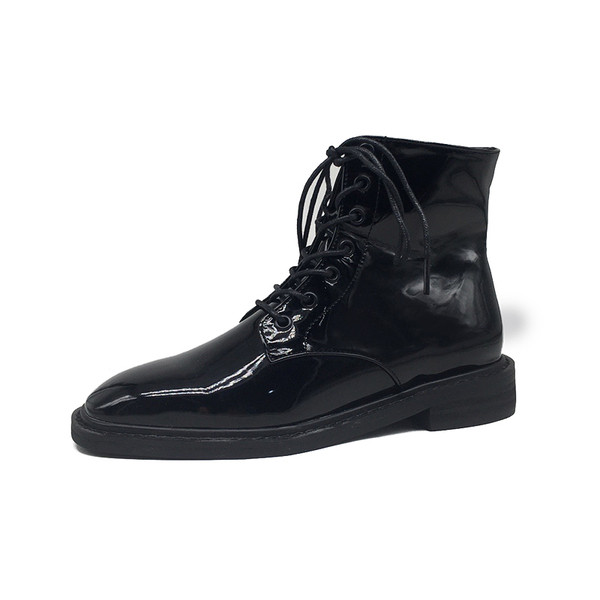 Lakkbőr csizma sima fűzős modell