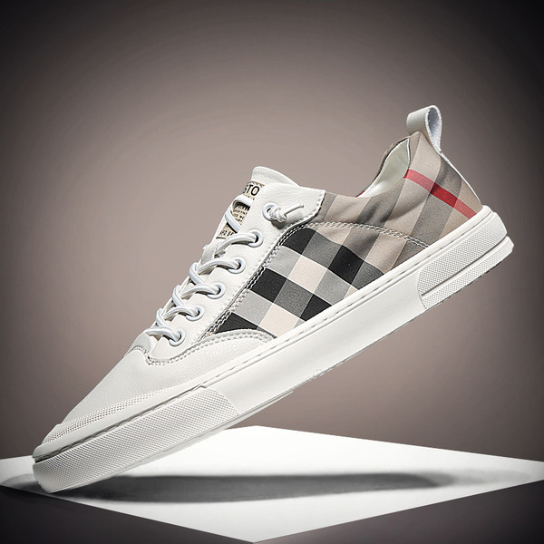 Kockás férfi tornacipő fűzővel és lapos talppal