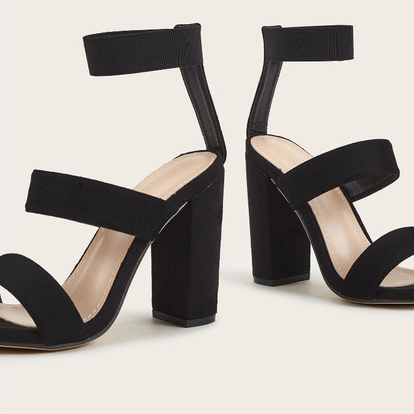 Elegantsed kivikestega naiste kõrge kontsaga kingad