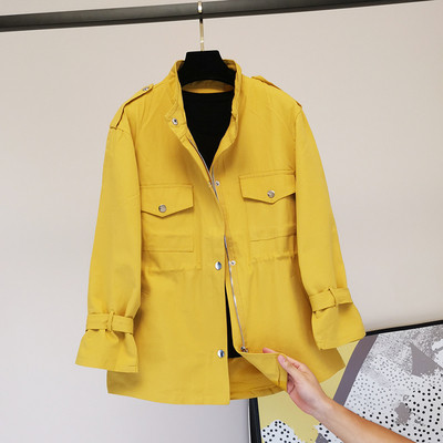 Női alkalmi kabát zsebekkel és hosszú ujjakkal