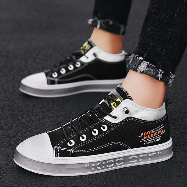 Meeste kõrged tossud prindi ja paeltega