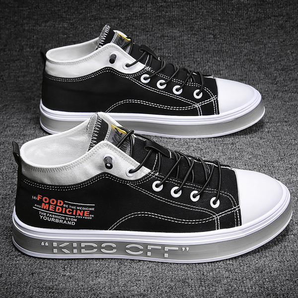 Meeste kõrged tossud prindi ja paeltega