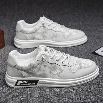 Új férfi tornacipő modell mintával és fűzővel