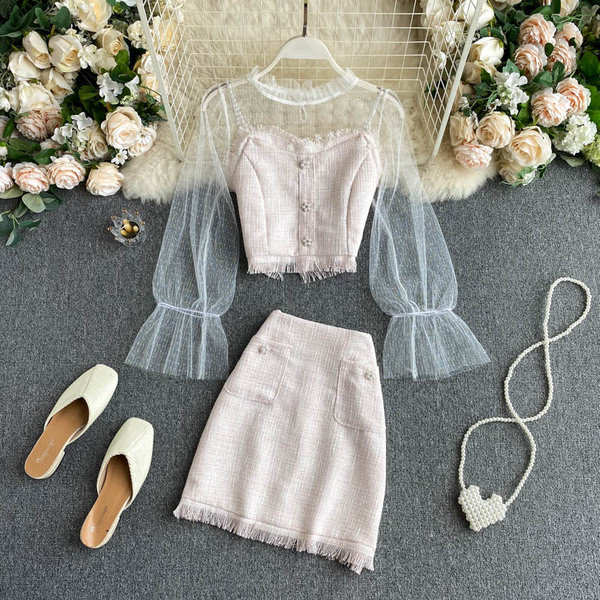 Elegáns női blúz szett tüll ujjal és magas derekú szoknyával