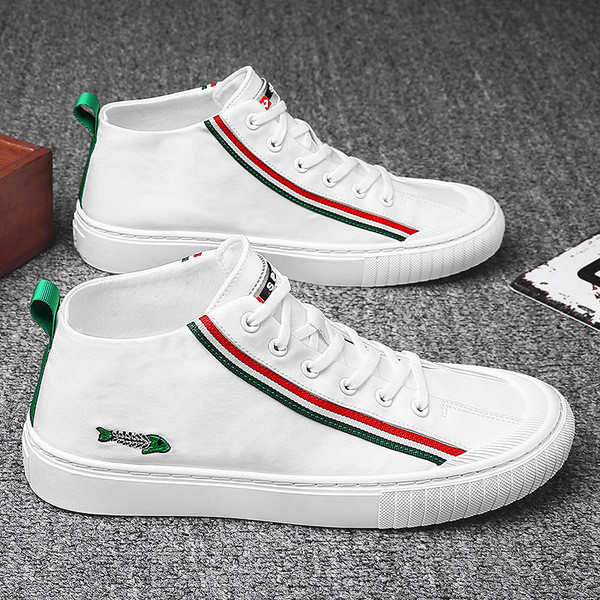 Meeste vabaaja tossud tikandite ja tekstiilist lipsudega