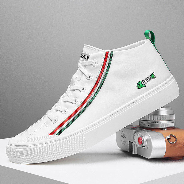 Meeste vabaaja tossud tikandite ja tekstiilist lipsudega