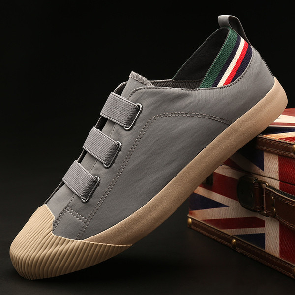 Férfi sportcipő textil gumiszalaggal