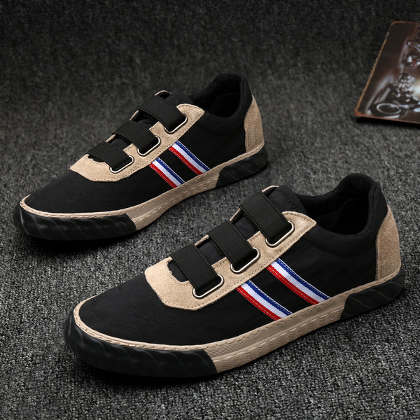 Kummikute ja lameda tallaga meeste sporditossud