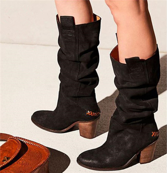 Modern csizma eco velúr hegyes modellből