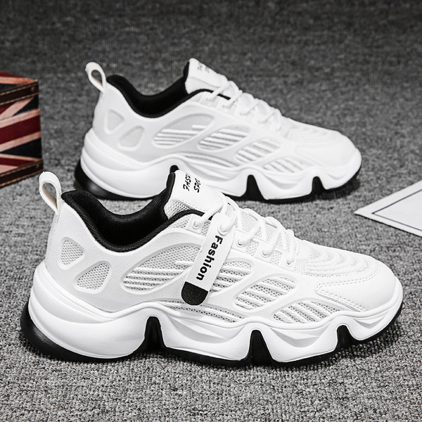 Meeste hingavad tossud võrgust ja kareda tallaga