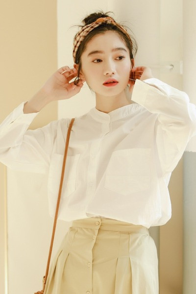 Moodne naiste särgi tavaline taskutega mudel