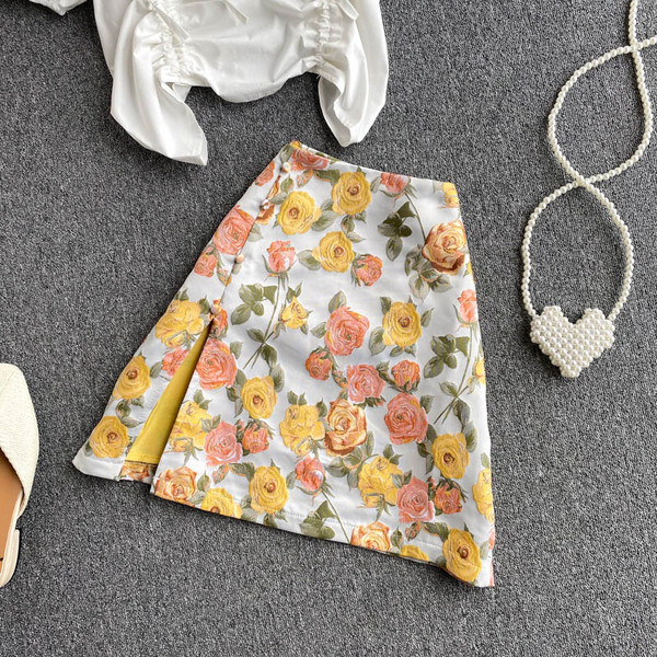 Lilletrükiga ja pluusiga naiste seelikukomplekt