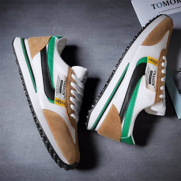 Vabaajakirjade ja paksu tallaga meeste tossud