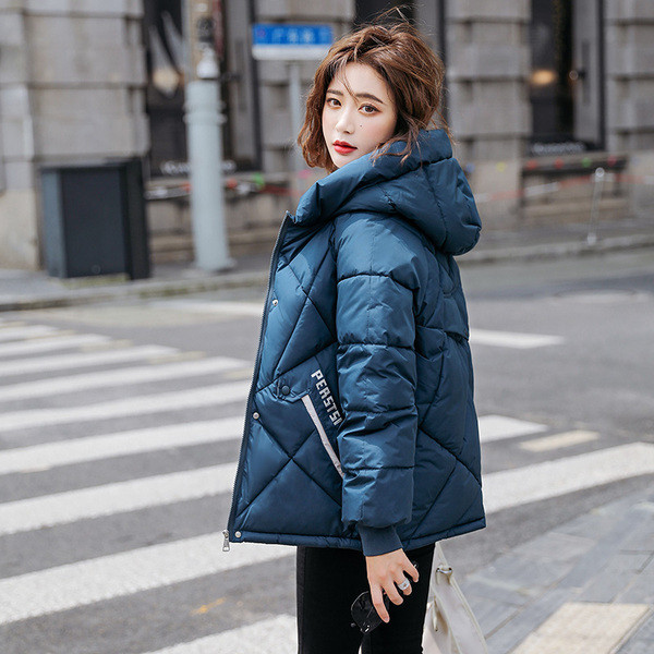 Uus mudel naiste talvejope kapuutsi ja lukuga