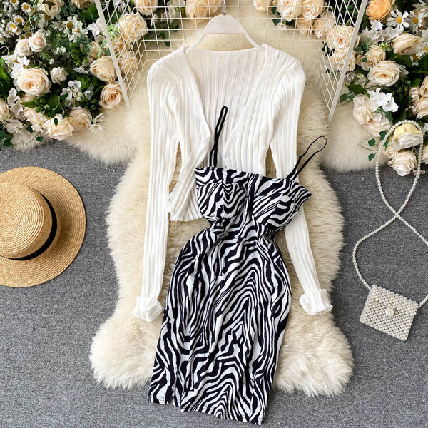 Naiste loomamustri ja vestiga kleidikomplekt