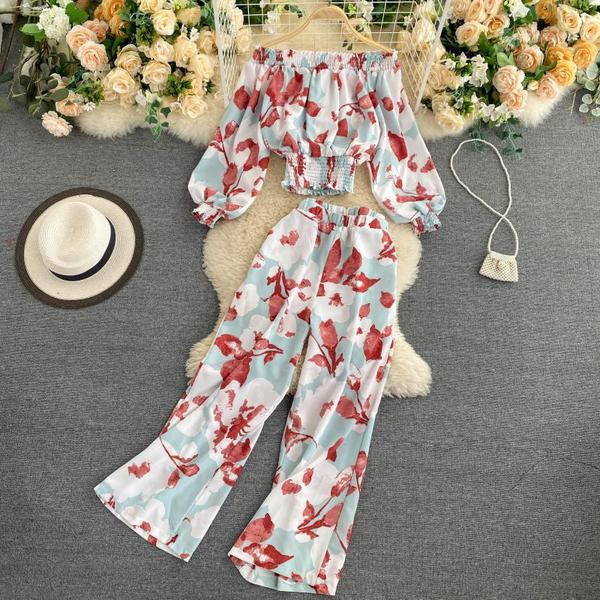 Virágmintás női blúz és nadrág szett