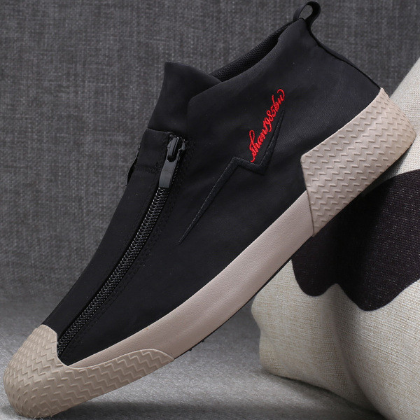 Uus tõmbluku ja tikandiga sportlike meeste tossude mudel