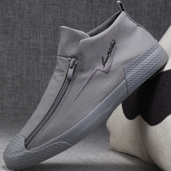 Uus tõmbluku ja tikandiga sportlike meeste tossude mudel