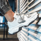 Aktuális férfi tornacipő hálóval és fűzővel