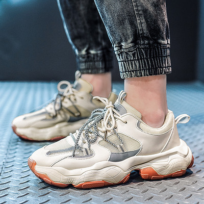 Aktuális férfi tornacipő hálóval és fűzővel