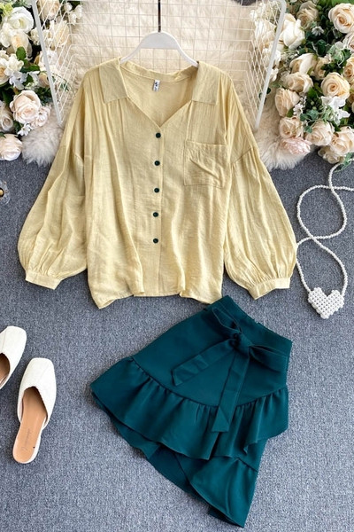 Női szett széles ingből és szoknyából fürtökkel