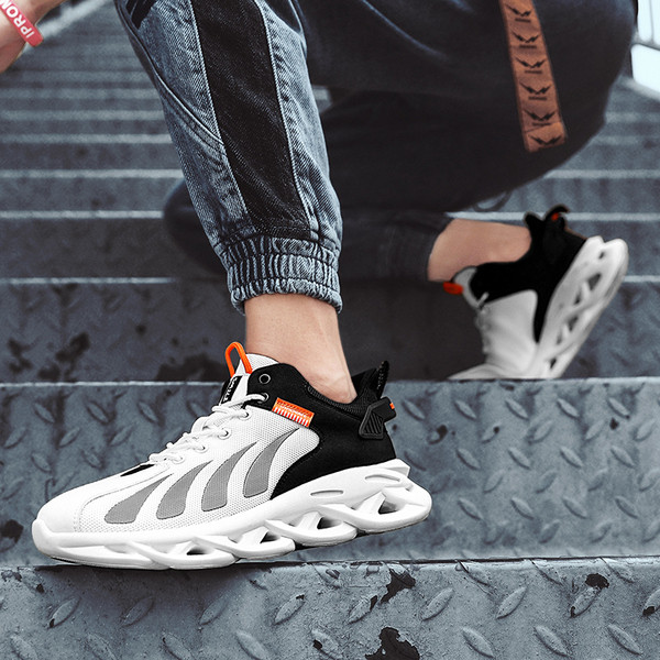 Paeltega tekstiilist meeste sporditossud