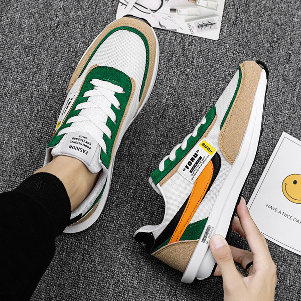 Lameda talla ja kirjadega hingavad meeste tossud