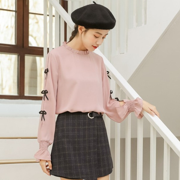 Moodne pikkade varrukatega naiste särk tavaline mudel