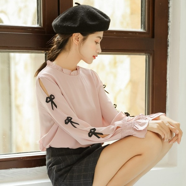 Moodne pikkade varrukatega naiste särk tavaline mudel