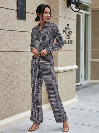 Γυναικεία αθλητική ολόσωμη φόρμα με μακριά μανίκια και κουμπιά