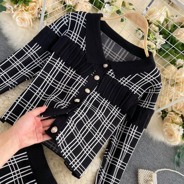 Ρετρό στυλ  γυναικείο σετ - φούστα και ζακέτα